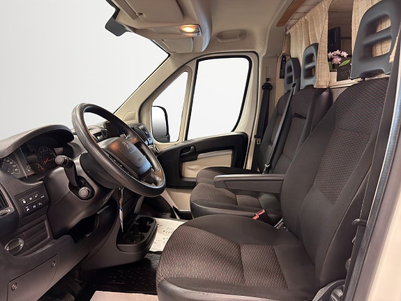Peugeot Boxer Van 335 2.0 BlueHDi Välombyggd Campervan i toppskick 17 of 30
