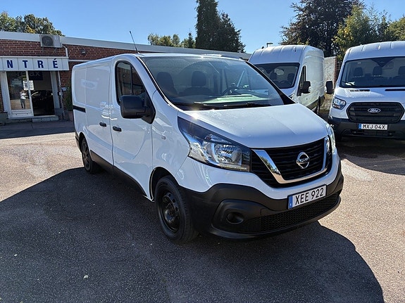 Nissan NV300 3 of 13