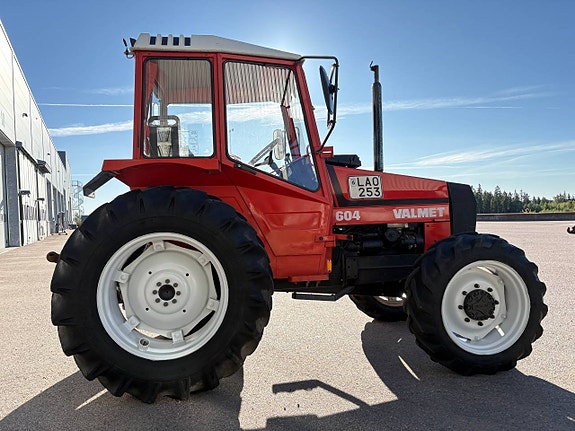 Valmet 604-4 4 of 10