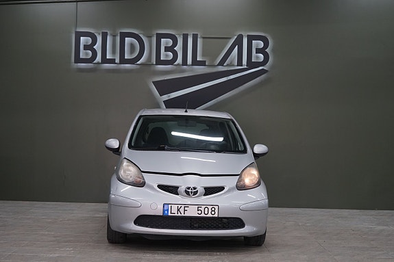 Toyota Aygo 2 of 12
