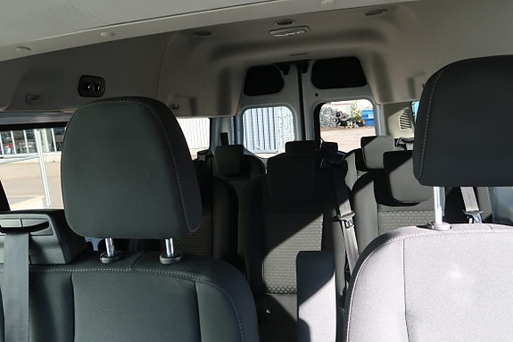 Ford Transit Custom 9 of 13