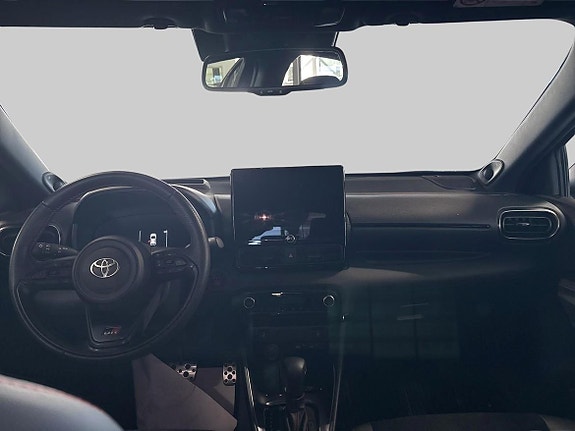 Toyota Yaris 11 of 18
