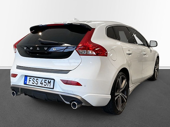 Volvo V40 4 of 14