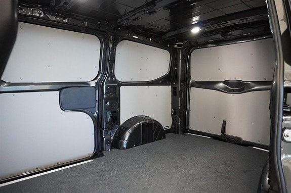 Ford Transit Custom 7 of 12