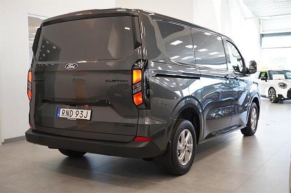 Ford Transit Custom 11 of 12