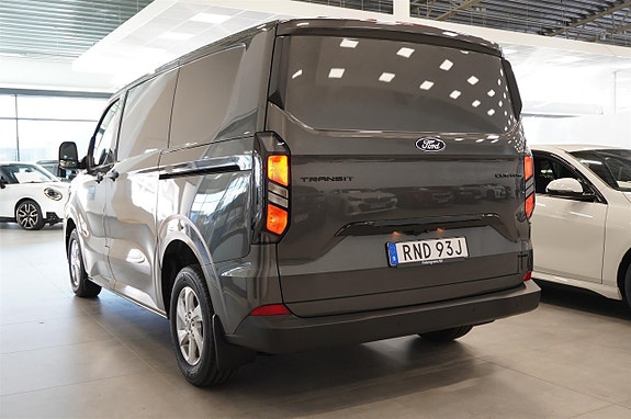 Ford Transit Custom 9 of 12