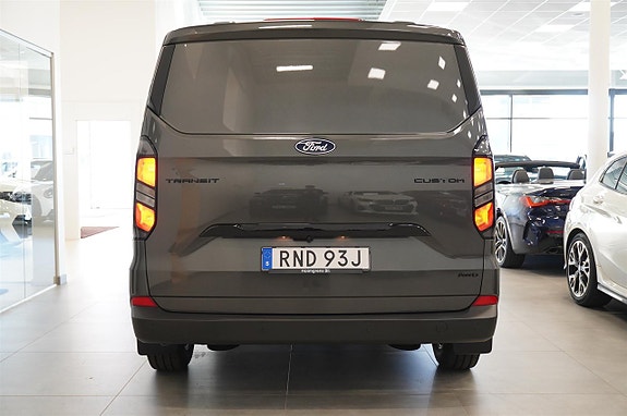 Ford Transit Custom 10 of 12