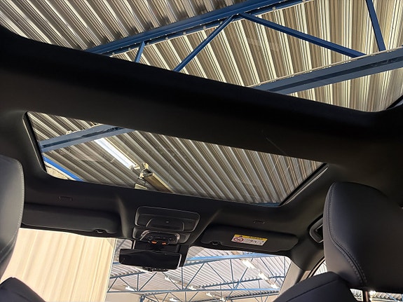 Subaru Solterra 9 of 18