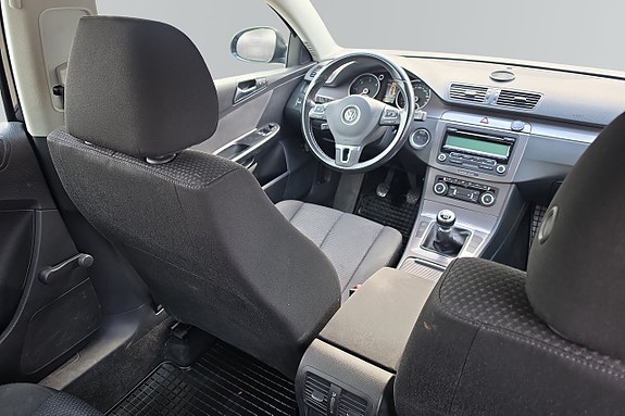Volkswagen Passat 9 of 10