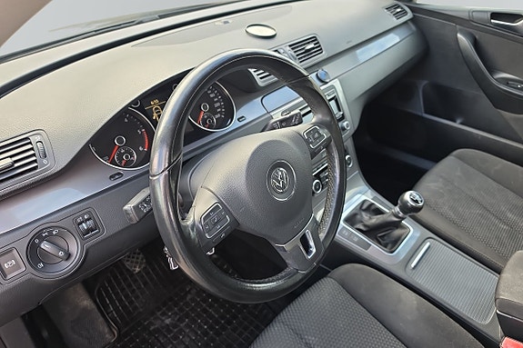 Volkswagen Passat 7 of 10