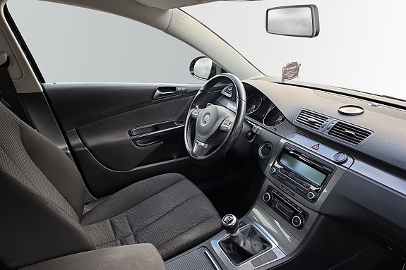 Volkswagen Passat 8 of 10