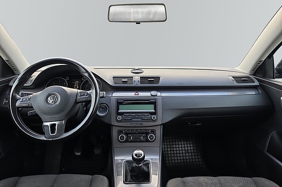 Volkswagen Passat 10 of 10
