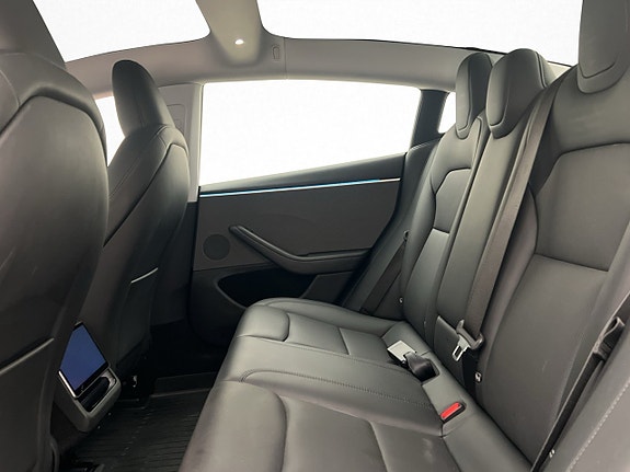 Tesla Model 3 28 of 30