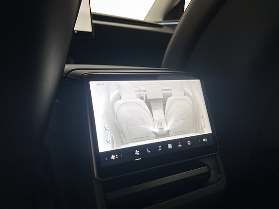 Tesla Model 3 29 of 30
