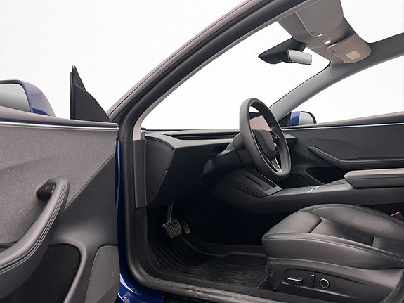 Tesla Model 3 16 of 30