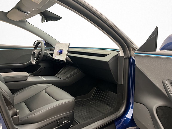 Tesla Model 3 27 of 30