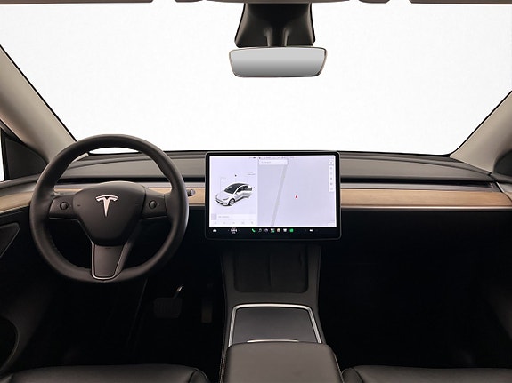 Tesla Model Y 25 of 30