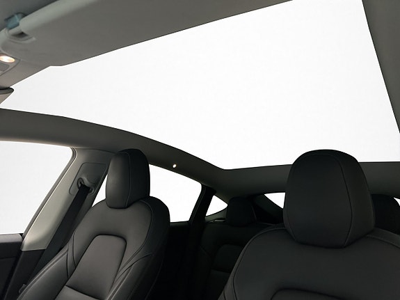 Tesla Model Y 14 of 30