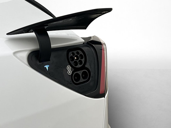 Tesla Model Y 30 of 30