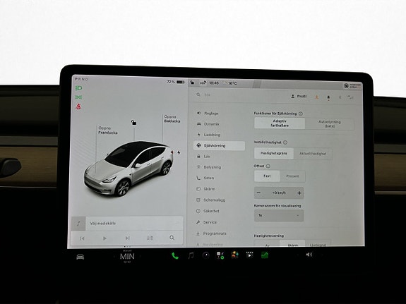 Tesla Model Y 24 of 30