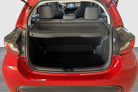 Toyota Yaris 8 of 12