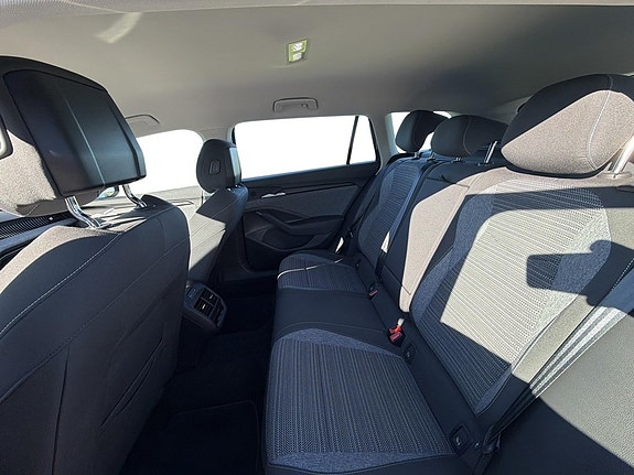 Skoda Superb 11 of 16