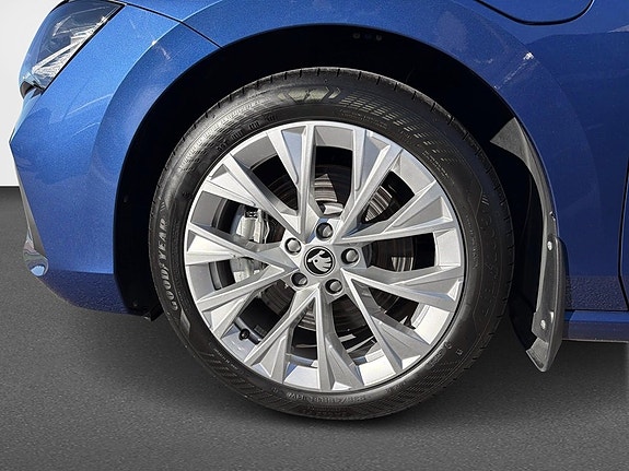 Skoda Superb 8 of 16