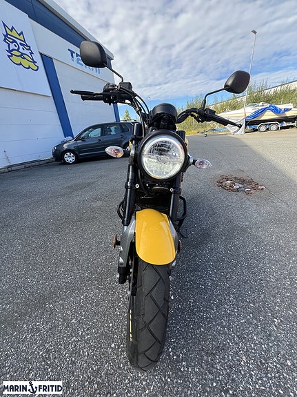 Yamaha XSR125 7 of 10
