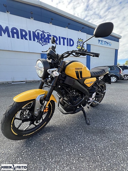 Yamaha XSR125 2 of 10