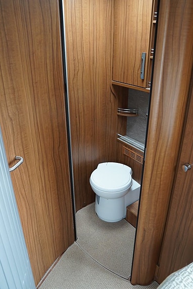 Hymer B 708 PL Ed-S 177HK Aut / ALDE / AC / Ugn / Hydralben / Välut 22 of 30