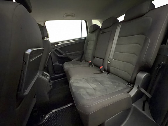 Volkswagen Tiguan Allspace 17 of 30
