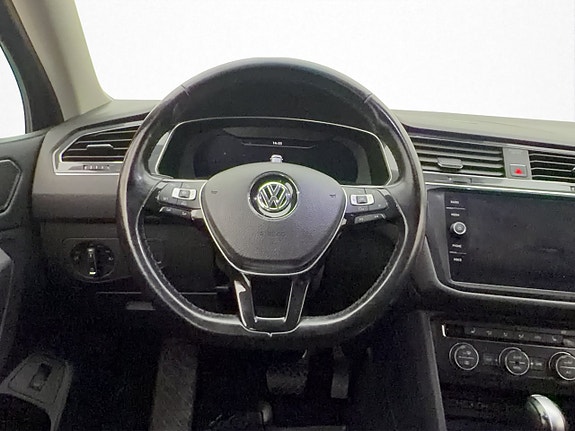 Volkswagen Tiguan Allspace 11 of 30