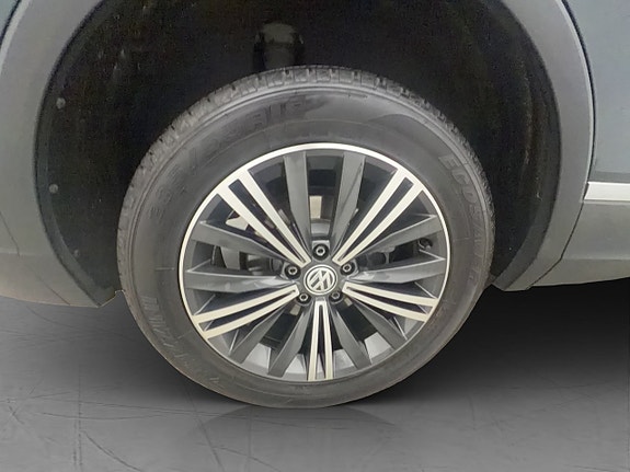Volkswagen Tiguan Allspace 28 of 30