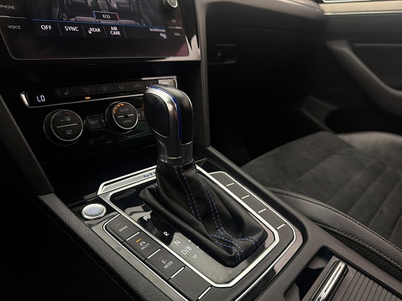Volkswagen Passat 20 of 30