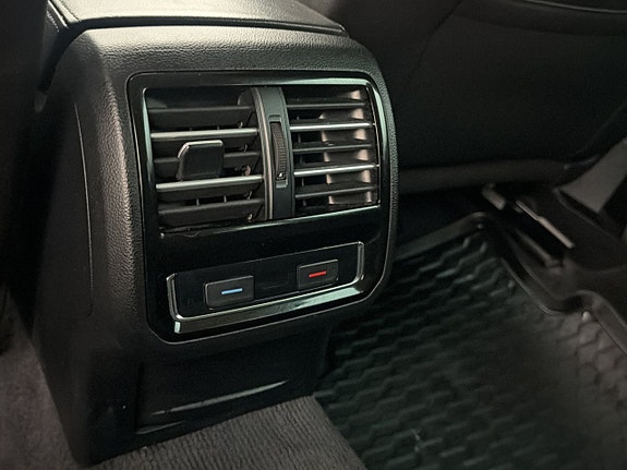 Volkswagen Passat 13 of 30