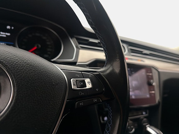 Volkswagen Passat 26 of 30