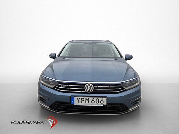 Volkswagen Passat 2 of 30