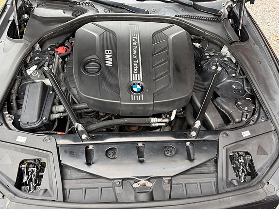 BMW 520d 15 of 17