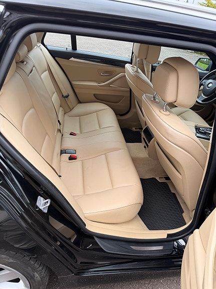 BMW 520d 9 of 17