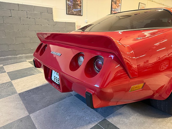 Chevrolet Corvette 15 of 27
