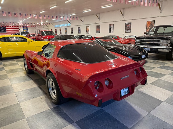 Chevrolet Corvette 8 of 27