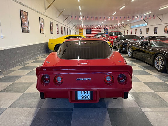 Chevrolet Corvette 9 of 27