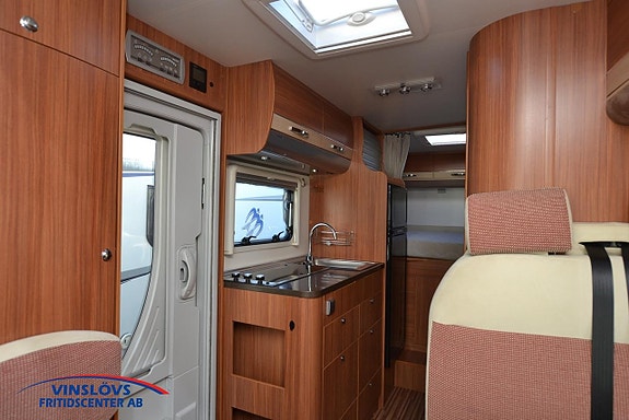 Adria Compact SPX 9 of 18