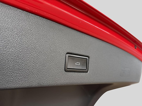 Volkswagen T-Roc 14 of 16