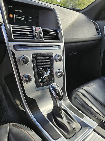 Volvo XC60 9 of 13