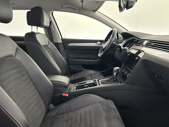 Volkswagen Passat 14 of 21