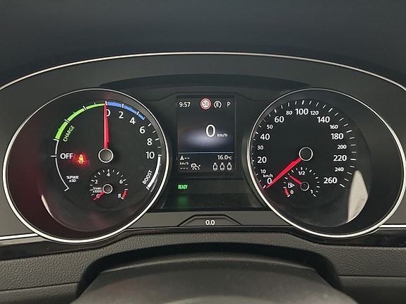 Volkswagen Passat 15 of 21