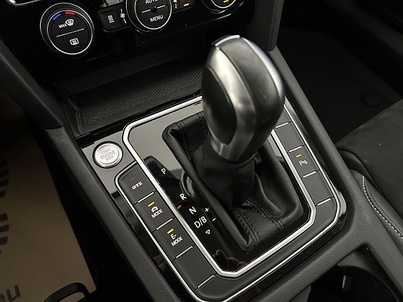 Volkswagen Passat 18 of 21