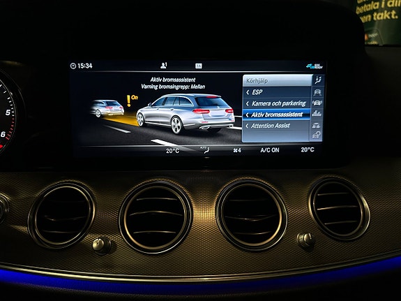 Mercedes-Benz E200 21 of 28
