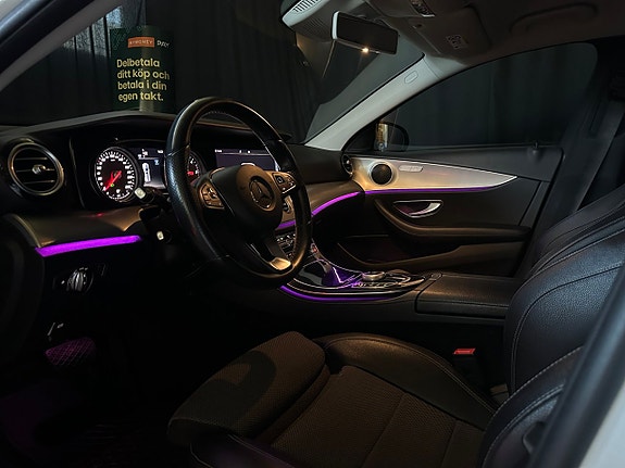Mercedes-Benz E200 12 of 28